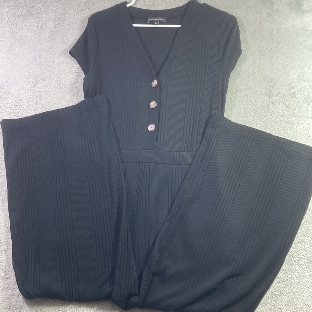 Banana Republic Jump Suit Women Size M Black Cap Sleeve V Neck Button Front - Picture 7 of 9